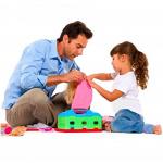 10 طرق لتعامل الأب مع أطفاله وكسبهم