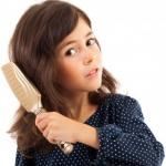 7 أسباب لتساقط الشعر لدى الأطفال